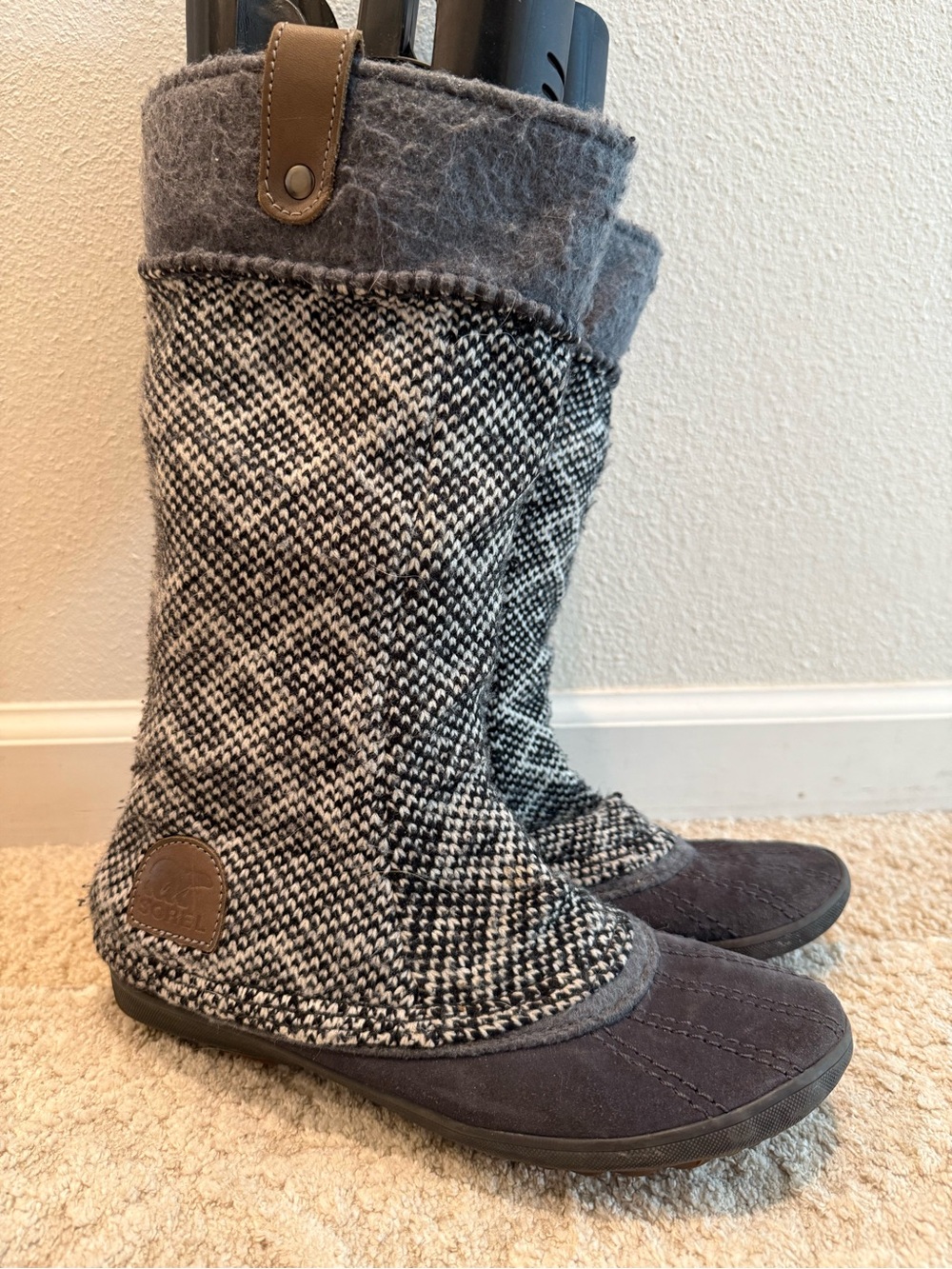 SOREL Tremblant Mid Knit Pull-On Boots Women's Size 8 Black White Geo Design